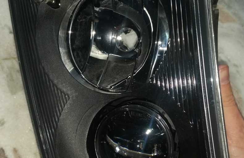 Volvo VNL Fog Light Kit