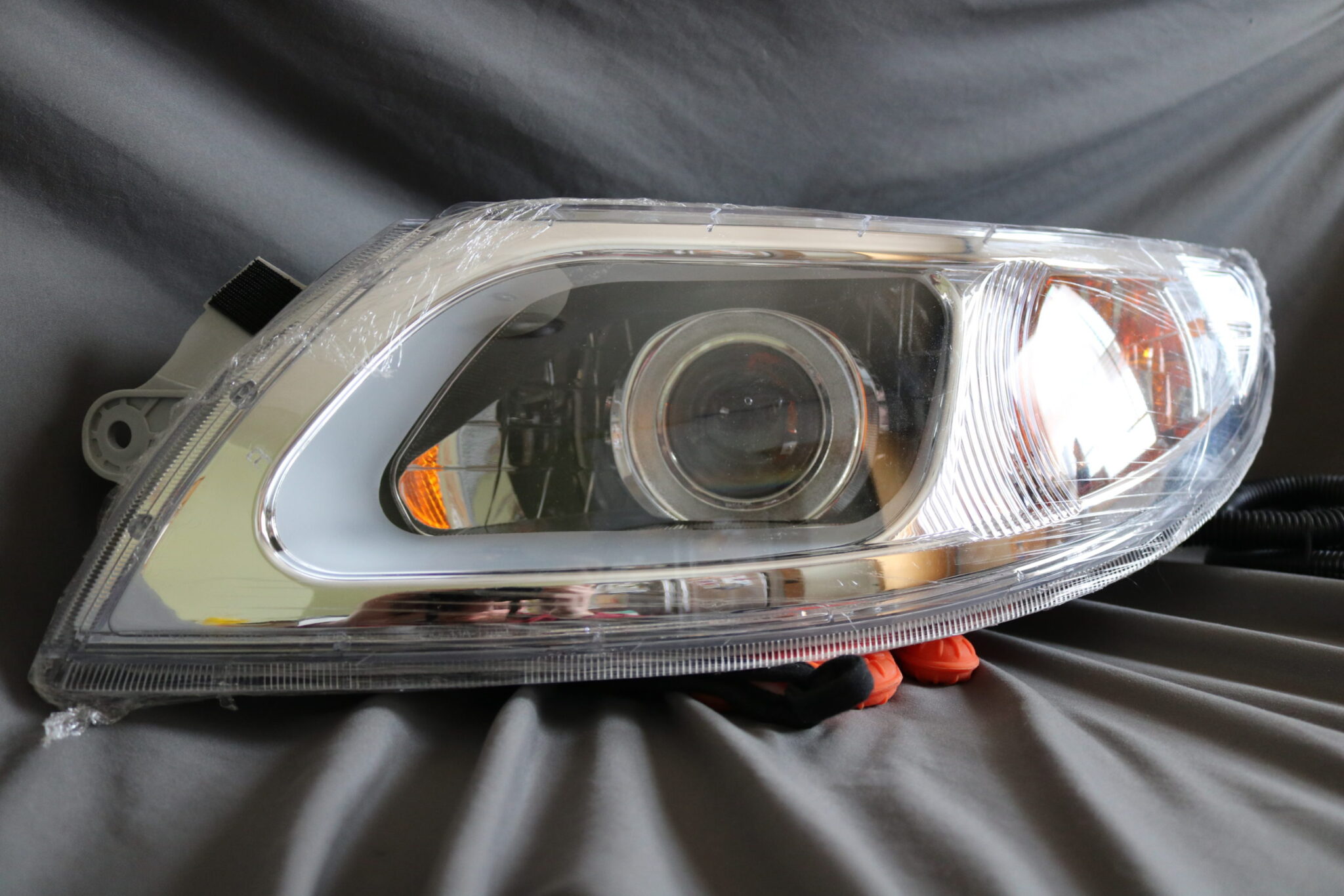 International 4300/4400/8600/Transtar/MSeries BiXenon Projector